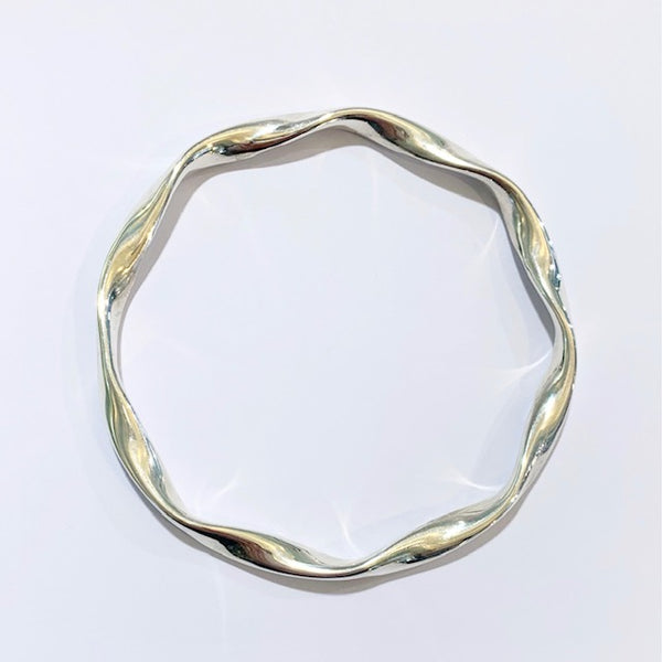 Charlotte Twisted Silver Bangle – ML Joyas