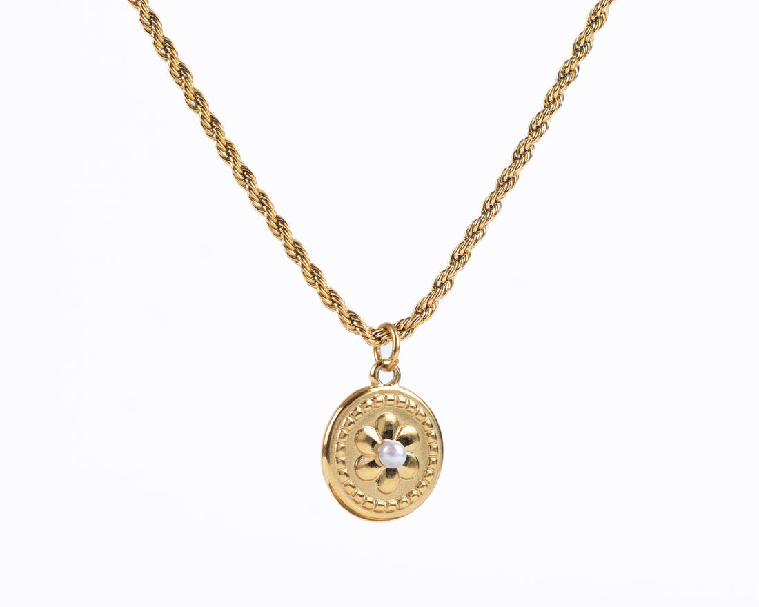 BIRTHSTONE FLOWER PENDANT NECKLACE