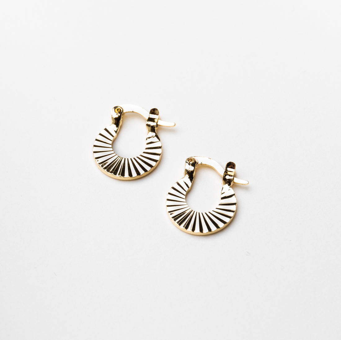 Iliana Aesthetic Small Striped Hoops