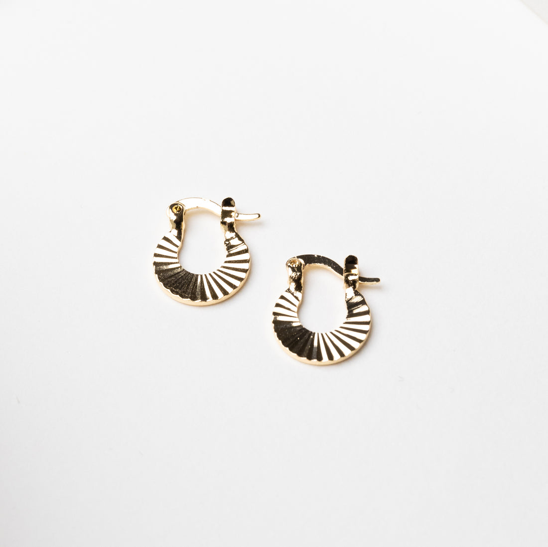 Iliana Aesthetic Small Striped Hoops