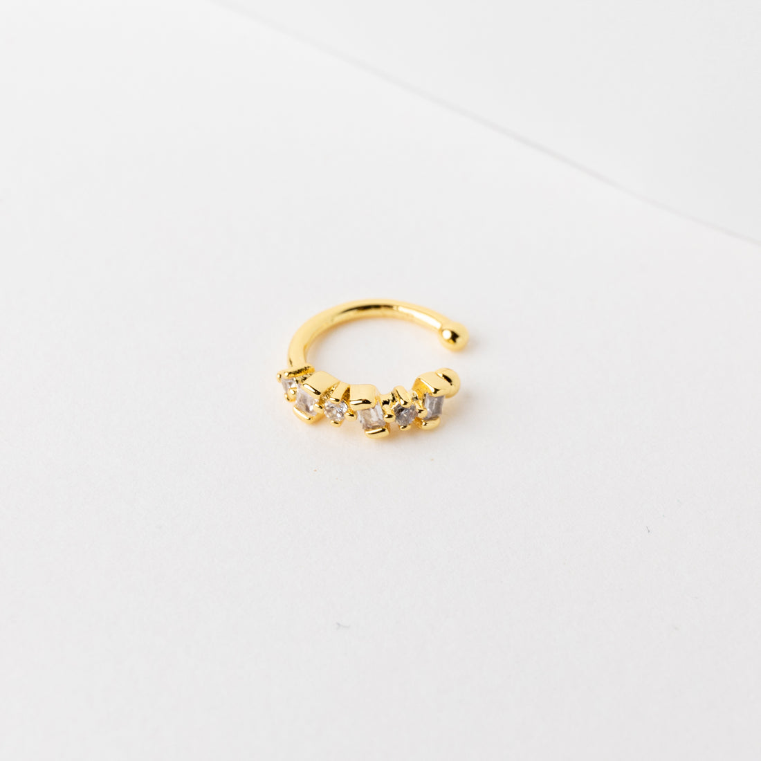 Lea Brilliants Earcuff in Gold