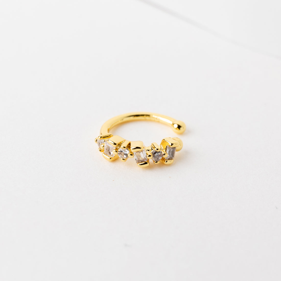 Lea Brilliants Earcuff in Gold