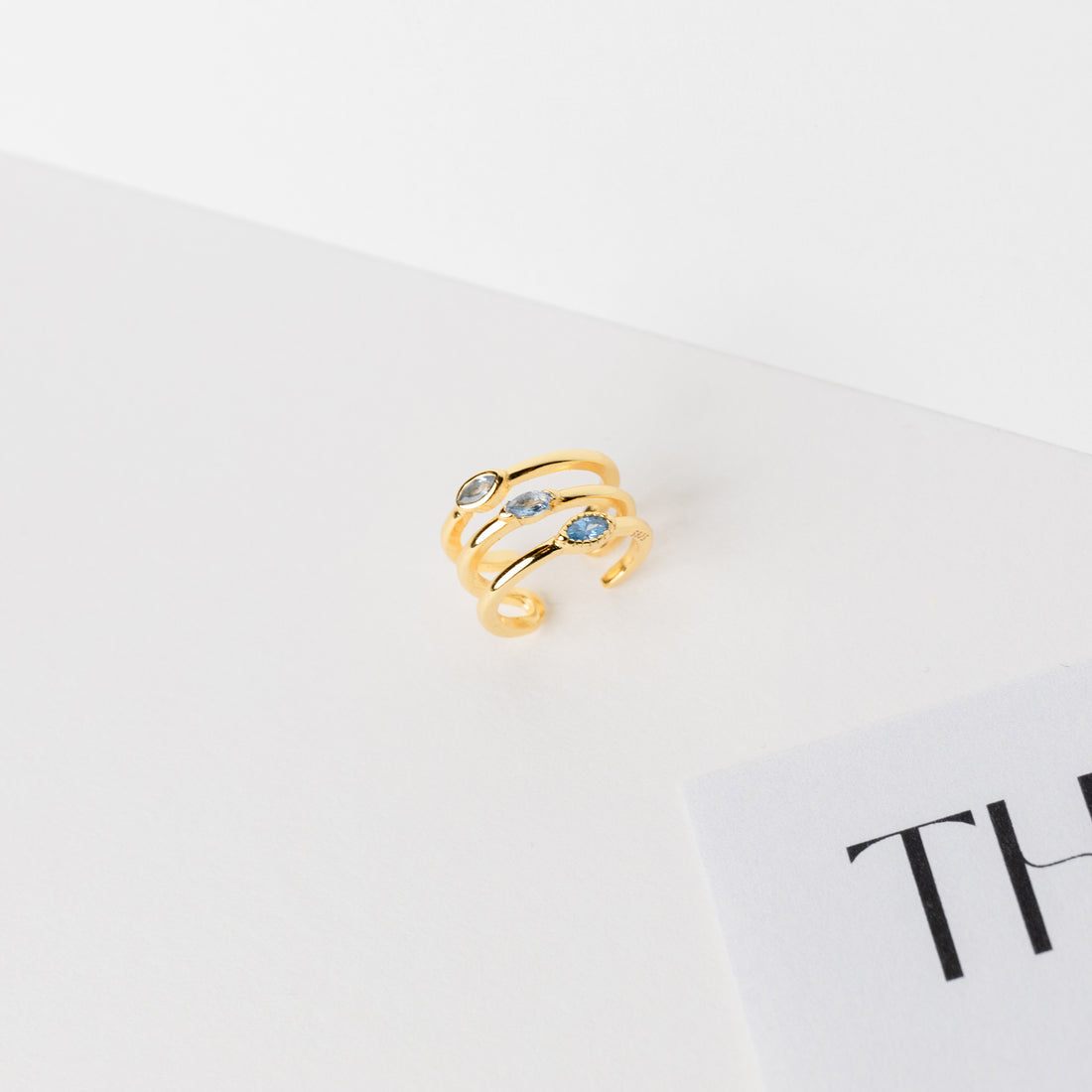 Lida Three Bands with Stones Earcuff in Gold