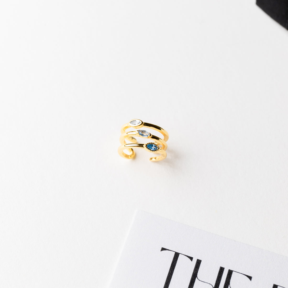 Lida Three Bands with Stones Earcuff in Gold
