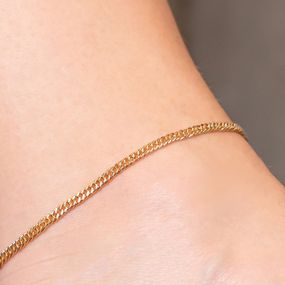 Danai Dainty Cuban Link Anklet in Gold