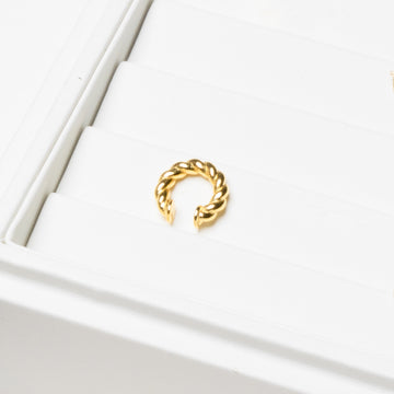 Isodora Chubby Rope Earcuff in Gold