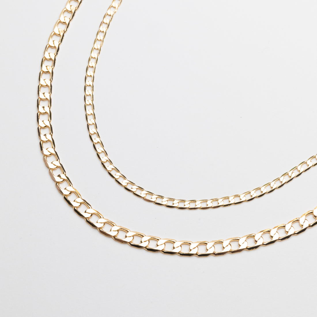 Zoe Classic Curb Chain in Gold